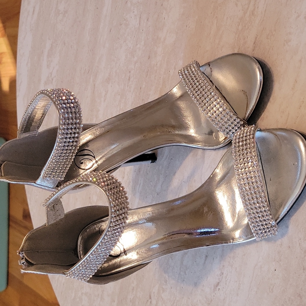 Silver D heels